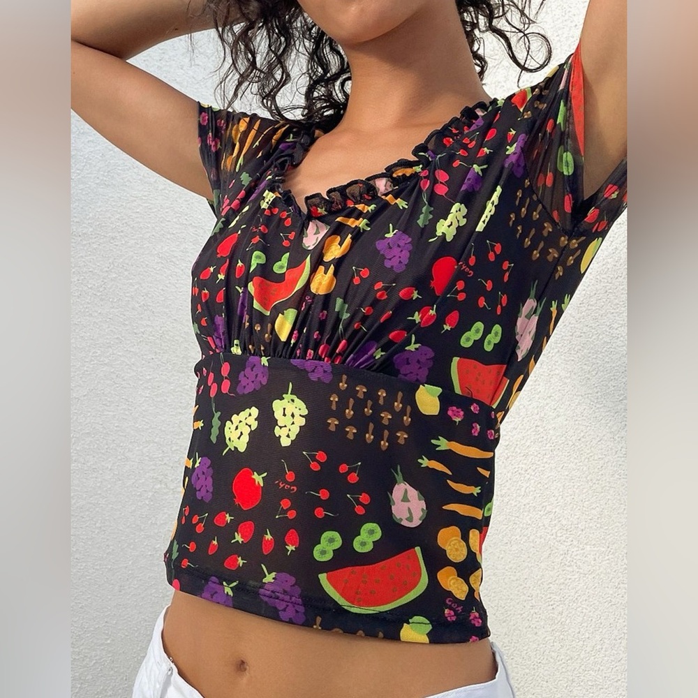 Lisa Says Gah! Lana short sleeve top in farmers market black